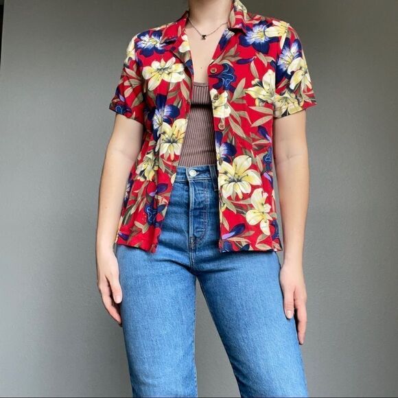 Vintage Women’s 90s Island Traders Red Tropical Floral Hawaiian Button Down Sz S - Picture 1 of 11